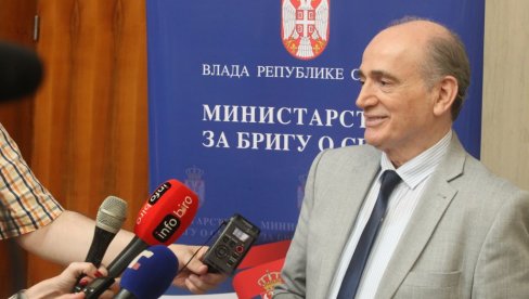 SKUĆENO VIŠE OD 12.000 LJUDI U 3.015 KUĆA Krkobabić: Žabari, trihiljadita kuća četvoročlanoj porodici SKUĆENO VIŠE OD 12.000 LJUDI U 3.015 KUĆA Krkobabić: Žabari, trihiljadita kuća četvoročlanoj porodici
