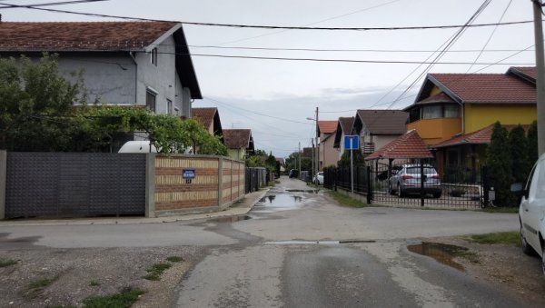 ЗЛОСТАВЉАО, ПА УБО ХЛАДНИМ ОРУЖЈЕМ? Одређен притвор Новосађанину Б,К. (67) осумњиченом за покушај убиства сина ЗЛОСТАВЉАО, ПА УБО ХЛАДНИМ ОРУЖЈЕМ? Одређен притвор Новосађанину Б,К. (67) осумњиченом за покушај убиства сина