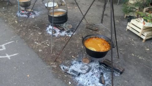 GULAŠIJADA U SUBOTU: Takmičenje kulinara u Petrovcu na Mlavi GULAŠIJADA U SUBOTU: Takmičenje kulinara u Petrovcu na Mlavi