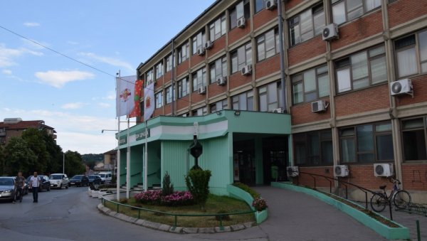 УХАПШЕН ЛЕКАР У ЈАГОДИНИ: Преписивао хормон раста иако му не треба УХАПШЕН ЛЕКАР У ЈАГОДИНИ: Преписивао хормон раста иако му не треба
