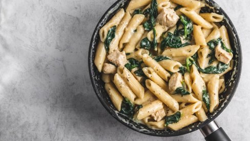 RUČAK ZA DANAS: Pasta sa piletinom i spanaćom RUČAK ZA DANAS: Pasta sa piletinom i spanaćom