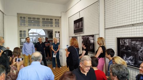 IZLOŽBA „DEKADA“ U PARAĆINU: Otvorena u organizaciji „Art tima“ i Biblioteke IZLOŽBA „DEKADA“ U PARAĆINU: Otvorena u organizaciji „Art tima“ i Biblioteke