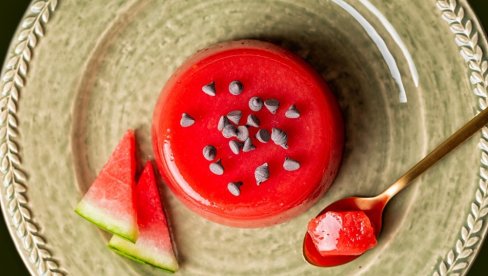 PUDING OD LUBENICE: Gelo di melone, specijalitet sa Sicilije, oduševiće svakog ljubitelja kraljice leta PUDING OD LUBENICE: Gelo di melone, specijalitet sa Sicilije, oduševiće svakog ljubitelja kraljice leta