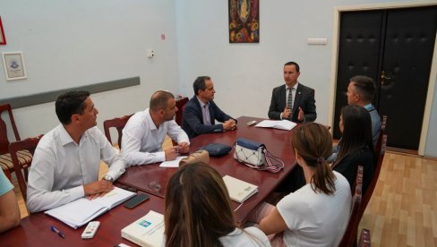 POLJOPRIVREDNI FAKULTET IZ NOVOG SADA BRINE O ZELENILU U TREBINJU: Zelene površine u rukama stručnjaka POLJOPRIVREDNI FAKULTET IZ NOVOG SADA BRINE O ZELENILU U TREBINJU: Zelene površine u rukama stručnjaka