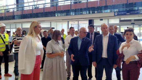 ДО СУБОТИЦЕ 12 СТАНИЧНИХ ОБЈЕКАТА: Железничка станица Нови Сад обновљена и дата путницима на коришћење ДО СУБОТИЦЕ 12 СТАНИЧНИХ ОБЈЕКАТА: Железничка станица Нови Сад обновљена и дата путницима на коришћење