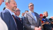 ОПОЗИЦИЈА БОЉЕ ДА НЕ ГЛЕДА ИСТРАЖИВАЊА Вучић: СНС на преко 51 одсто ОПОЗИЦИЈА БОЉЕ ДА НЕ ГЛЕДА ИСТРАЖИВАЊА Вучић: СНС на преко 51 одсто