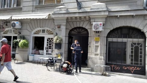 PRVE SLIKE SA MESTA POŽARA U NOVOM SADU: Tela dvojice muškaraca pronađena u stanu u potkrovlju (FOTO) PRVE SLIKE SA MESTA POŽARA U NOVOM SADU: Tela dvojice muškaraca pronađena u stanu u potkrovlju (FOTO)