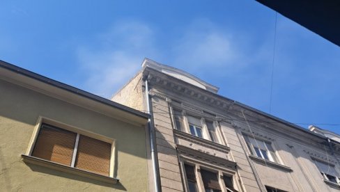 VATROGASCI PRONAŠLI DVA TELA: Požar u stanu u Novom Sadu VATROGASCI PRONAŠLI DVA TELA: Požar u stanu u Novom Sadu