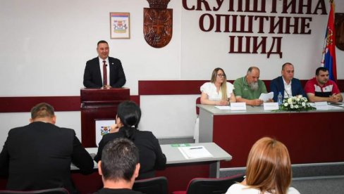 EPILOG KONSTITUTIVNE SEDNICE U ŠIDU Novi mandat Zoranu Semenoviću EPILOG KONSTITUTIVNE SEDNICE U ŠIDU Novi mandat Zoranu Semenoviću