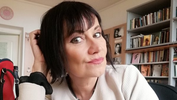 ПИСАЊЕ ЈЕ ВРСТА ТРАНСФУЗИЈЕ ДУХА: Интервју - Ана Ристовић, песникиња, добитница признања Васко Попа ПИСАЊЕ ЈЕ ВРСТА ТРАНСФУЗИЈЕ ДУХА: Интервју - Ана Ристовић, песникиња, добитница признања Васко Попа