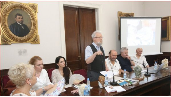 ТЕСЛА У МАТИЦИ ОКУПИО СРБЕ: Фондација из Филаделфије започела у Новом Саду манифестацију посвећену нашем великом научнику ТЕСЛА У МАТИЦИ ОКУПИО СРБЕ: Фондација из Филаделфије започела у Новом Саду манифестацију посвећену нашем великом научнику