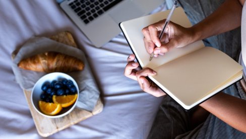 UGODITE SEBI MALIM STVARIMA U KUĆI: Minimum ulaganja za maksimalno uživanje UGODITE SEBI MALIM STVARIMA U KUĆI: Minimum ulaganja za maksimalno uživanje
