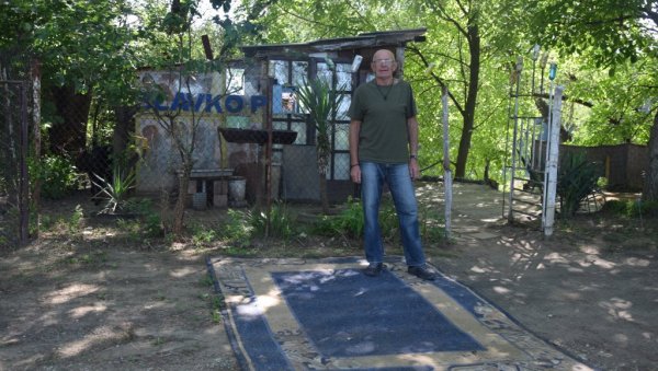 МОРАВУ НЕ МОЖЕ ДА ЗАМЕНИ НИЈЕДНА ЖЕНА: Славољуб Петровић (67) из Мијатовца код Ћуприје, велики је заљубљеник у реку, риболов...(ФОТО) МОРАВУ НЕ МОЖЕ ДА ЗАМЕНИ НИЈЕДНА ЖЕНА: Славољуб Петровић (67) из Мијатовца код Ћуприје, велики је заљубљеник у реку, риболов...(ФОТО)