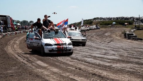 NADMETANJE VOZAČA NADOMAK SOMBORA: Na Auto – kros areni u Rančevu održana Trka za „Nagradu grada Sombora 2024“ NADMETANJE VOZAČA NADOMAK SOMBORA: Na Auto – kros areni u Rančevu održana Trka za „Nagradu grada Sombora 2024“