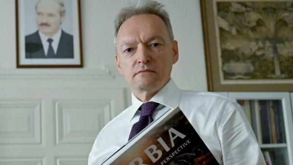 ЈОШ УВЕК СЕ ЧУЈЕ ЗВИЖДУК У ОСАМ: У Витебску отворен 33. међународни фестивал уметности Славјански базар ЈОШ УВЕК СЕ ЧУЈЕ ЗВИЖДУК У ОСАМ: У Витебску отворен 33. међународни фестивал уметности Славјански базар