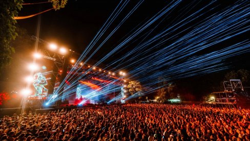 RASPRODATI KOMPLETI ULAZNICA ZA EXIT, JEDNODNEVNE I DALJE U PRODAJI! Poseban kontingent na festivalskim kapijama! RASPRODATI KOMPLETI ULAZNICA ZA EXIT, JEDNODNEVNE I DALJE U PRODAJI! Poseban kontingent na festivalskim kapijama!