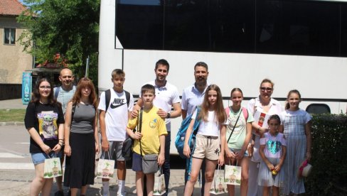 RAZMENA UČENIKA TRAJE 20 GODINA: Đaci iz Sombora u poseti Kišpešti RAZMENA UČENIKA TRAJE 20 GODINA: Đaci iz Sombora u poseti Kišpešti