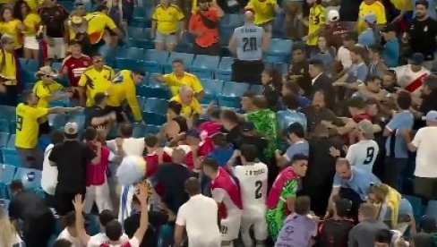 NEZAPAMĆEN SKANDAL NA KOPA AMERICI: Fudbaleri Urugvaja se tukli sa navijačima Kolumbije (VIDEO) NEZAPAMĆEN SKANDAL NA KOPA AMERICI: Fudbaleri Urugvaja se tukli sa navijačima Kolumbije (VIDEO)