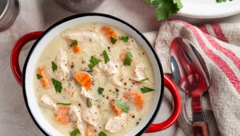 PILEĆA ČORBA SA POVRĆEM I ZAČINSKIM BILJEM: Dobar stari recept,jednostavan i brz za pripremu PILEĆA ČORBA SA POVRĆEM I ZAČINSKIM BILJEM: Dobar stari recept,jednostavan i brz za pripremu