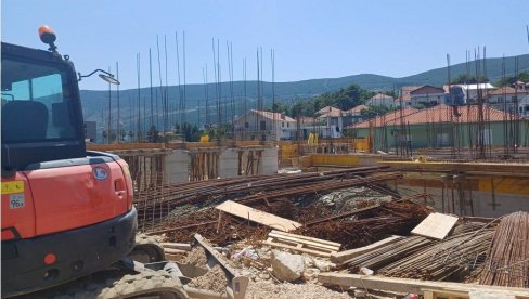 GRADE UPRKOS ZABRANI: Zatvorena četiri gradilišta u Herceg Novom GRADE UPRKOS ZABRANI: Zatvorena četiri gradilišta u Herceg Novom