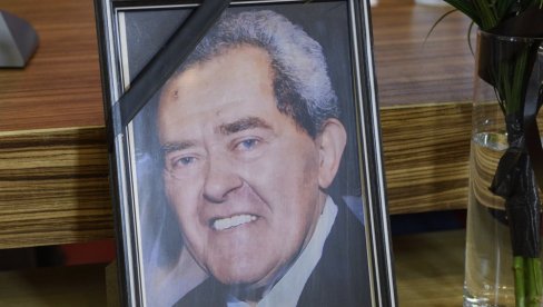 DO POSLEDNJEG DAHA VERAN NOVOSTIMA: Na Novom groblju sahranjen Radisav Rade Brajović (1938-2024) dugogodišnji glavni urednik našeg lista DO POSLEDNJEG DAHA VERAN NOVOSTIMA: Na Novom groblju sahranjen Radisav Rade Brajović (1938-2024) dugogodišnji glavni urednik našeg lista