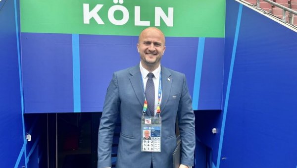 „НОВОСТИ“ САЗНАЈУ: Новосадски полицајац бринуће о безбедности финала Европског првенства, ново признање из УЕФА Влади Глођовићу „НОВОСТИ“ САЗНАЈУ: Новосадски полицајац бринуће о безбедности финала Европског првенства, ново признање из УЕФА Влади Глођовићу