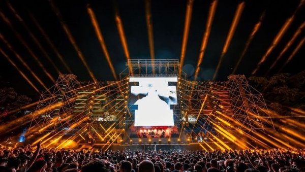 ЈАК РИТАМ И ДРУГЕ ВЕЧЕРИ: Black Eyed Peas на EXIT фестивалу ЈАК РИТАМ И ДРУГЕ ВЕЧЕРИ: Black Eyed Peas на EXIT фестивалу