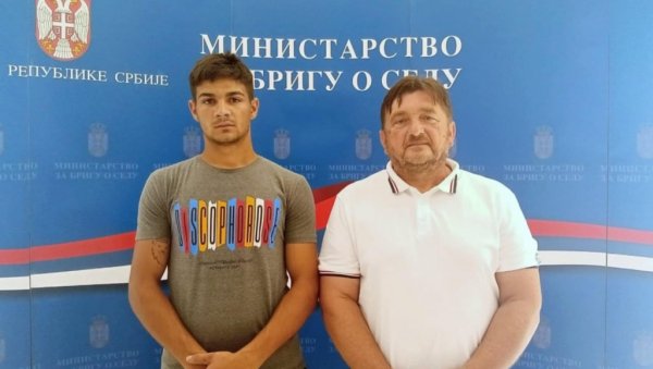 КУПЉЕНА СЕОСКА КУЋА У СЕЛУ ТОРДА: Данијел је нови власник КУПЉЕНА СЕОСКА КУЋА У СЕЛУ ТОРДА: Данијел је нови власник