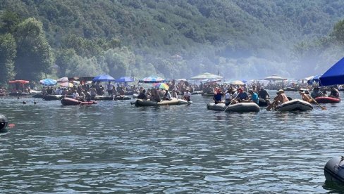 SPUST LEPOTO, DRINE I PRIBOALJA: Čuvena ljubovijska Drinska regata od Rogačiice do LJubovije SPUST LEPOTO, DRINE I PRIBOALJA: Čuvena ljubovijska Drinska regata od Rogačiice do LJubovije