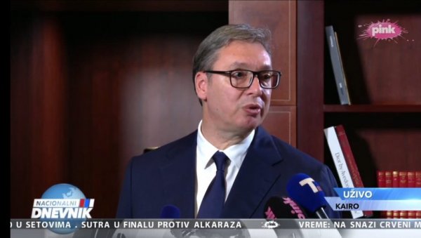 ВУЧИЋ ОДГОВОРО ХЕЛЕЗУ: Ја кад кажем покажи ми снајпер који сам држао, онда је маца појела језик ВУЧИЋ ОДГОВОРО ХЕЛЕЗУ: Ја кад кажем покажи ми снајпер који сам држао, онда је маца појела језик