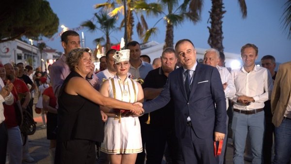 ЗАСИЈАЛО ХЕРЦЕГНОВСКО ШЕТАЛИШТЕ: Завршена реконструкција на коју се чекало скоро пола века ЗАСИЈАЛО ХЕРЦЕГНОВСКО ШЕТАЛИШТЕ: Завршена реконструкција на коју се чекало скоро пола века