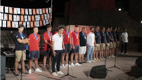 NAJVIŠE OLIMPIJACA U CRNOJ GORI IZ HERCEG NOVOG: Ispraćaj za Pariz sa Kanli kule pun emocija NAJVIŠE OLIMPIJACA U CRNOJ GORI IZ HERCEG NOVOG: Ispraćaj za Pariz sa Kanli kule pun emocija
