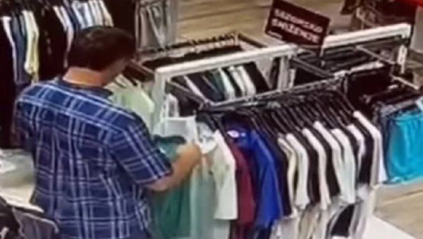 НЕСВАКИДАШЊА КРАЂА У БЕОГРАДУ: Људи гледају снимак и крсте се (ВИДЕО) НЕСВАКИДАШЊА КРАЂА У БЕОГРАДУ: Људи гледају снимак и крсте се (ВИДЕО)
