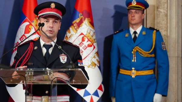 АМБАСАДОР ИЗРАЕЛА У ОПРОШТАЈНОЈ ПОСЕТИ МУП : Хвала Србији и жандарму Милошу Јевремовићу АМБАСАДОР ИЗРАЕЛА У ОПРОШТАЈНОЈ ПОСЕТИ МУП : Хвала Србији и жандарму Милошу Јевремовићу
