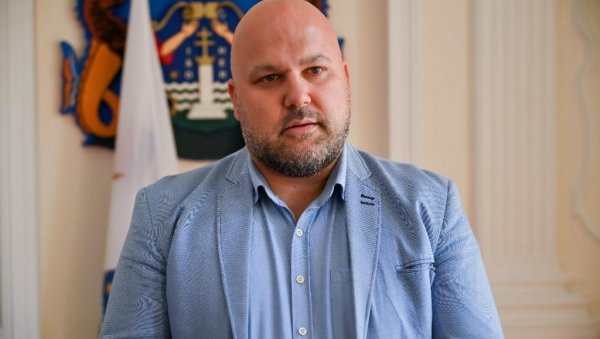 КОНСТИТУИСАЊЕ ЛОКАЛНЕ ВЛАСТИ У РУМИ Ђуричић води Општинску управу КОНСТИТУИСАЊЕ ЛОКАЛНЕ ВЛАСТИ У РУМИ Ђуричић води Општинску управу