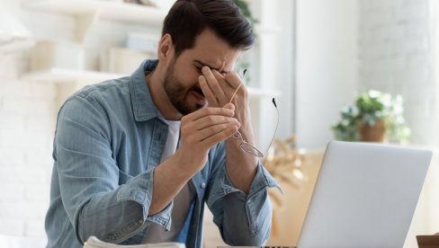 UPOZORENJE HIRURGA: Nikako ne radite ove stvari vašim očima UPOZORENJE HIRURGA: Nikako ne radite ove stvari vašim očima