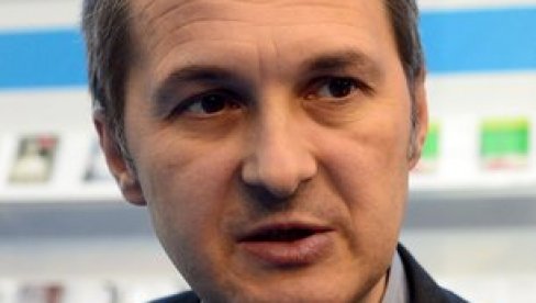 BOŽOVIĆU BAZJAŠKA POVELJA: Savez Srba u Rumuniji dodelio priznanje našem pesniku za ukupan stvaralački opus BOŽOVIĆU BAZJAŠKA POVELJA: Savez Srba u Rumuniji dodelio priznanje našem pesniku za ukupan stvaralački opus