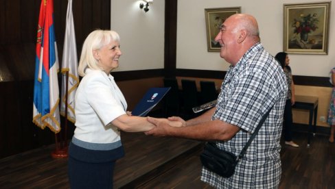 SUBVENCIJE ZA NABAKU NOVIH KOTLOVA U SMEDEREVU: Subvencije dobilo 17 domaćinstava SUBVENCIJE ZA NABAKU NOVIH KOTLOVA U SMEDEREVU: Subvencije dobilo 17 domaćinstava