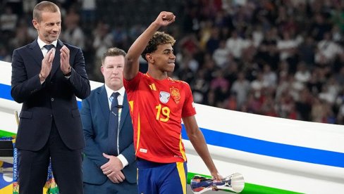 SVET ODLEPIO ZBOG NAŠA DVA ČUDESNA KLINCA: Jednog Srbina Lamin Jamal zove brate, drugi je već opčinio Evropu SVET ODLEPIO ZBOG NAŠA DVA ČUDESNA KLINCA: Jednog Srbina Lamin Jamal zove brate, drugi je već opčinio Evropu