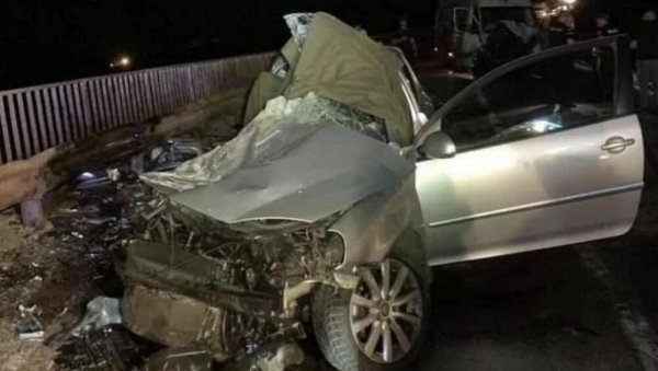 ТЕШКА САОБРАЋАЈНА НЕСРЕЋА: Погинули младић и девојка, још двоје повређених ТЕШКА САОБРАЋАЈНА НЕСРЕЋА: Погинули младић и девојка, још двоје повређених