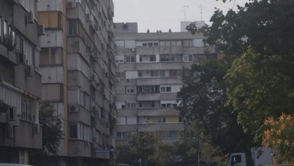 ТРАГЕДИЈА У НОВОМ САДУ: Мушкарац пао са зграде, остао на месту мртав ТРАГЕДИЈА У НОВОМ САДУ: Мушкарац пао са зграде, остао на месту мртав