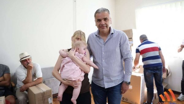 АУТО СЕДИШТА ЗА БЕБЕ РОЂЕНЕ ОВЕ ГОДИНЕ: Уручење у општини Сечањ АУТО СЕДИШТА ЗА БЕБЕ РОЂЕНЕ ОВЕ ГОДИНЕ: Уручење у општини Сечањ