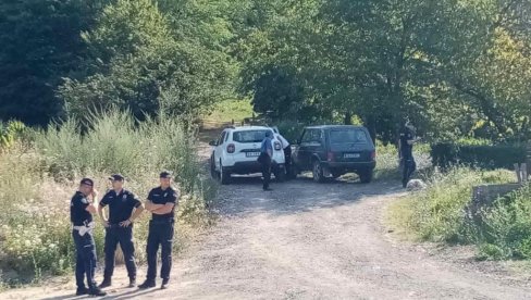 ZATEKLI IH NA TRAKTORU, UBIJENI SU SAČMOM: Naložena obdukcija ubice i bračnog para Jovanović kod Majdanpeka ZATEKLI IH NA TRAKTORU, UBIJENI SU SAČMOM: Naložena obdukcija ubice i bračnog para Jovanović kod Majdanpeka