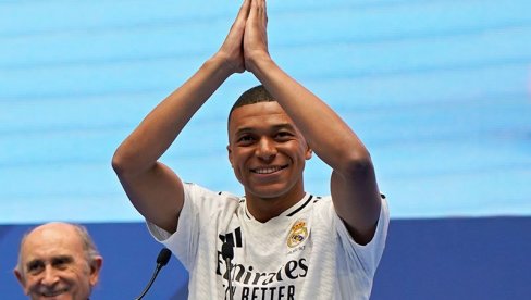 CEO SVET JE OVO ČEKAO: Kilijan Mbape večeras debituje u dresu Real Madrida! CEO SVET JE OVO ČEKAO: Kilijan Mbape večeras debituje u dresu Real Madrida!
