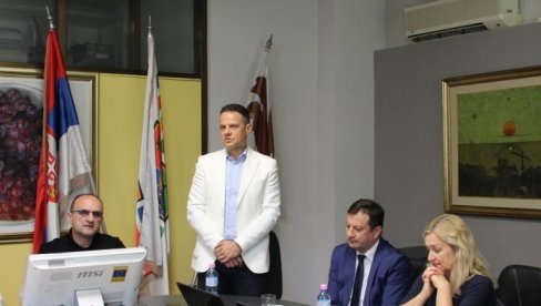 САВЕТ УНИВЕРЗИТЕТА У КРАГУЈЕВЦУ ОДЛУЧИО: Владимир Ранковић нови ректор САВЕТ УНИВЕРЗИТЕТА У КРАГУЈЕВЦУ ОДЛУЧИО: Владимир Ранковић нови ректор