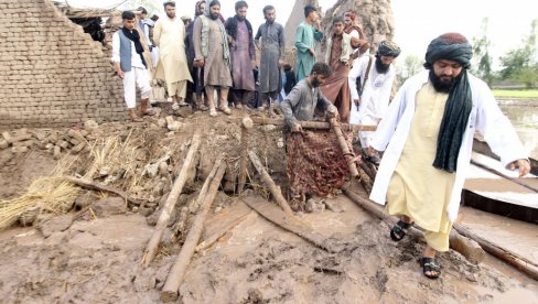 AVGANISTAN ZAVIJEN U CRNO : Katastrofalni zemljotres nedaleko od pakistanske granice na dubini od deset kilometara AVGANISTAN ZAVIJEN U CRNO : Katastrofalni zemljotres nedaleko od pakistanske granice na dubini od deset kilometara