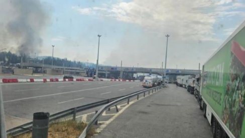 POŽAR ZATVORIO EVZONI: Saobraćaj preusmeren na ovaj granični prelaz POŽAR ZATVORIO EVZONI: Saobraćaj preusmeren na ovaj granični prelaz