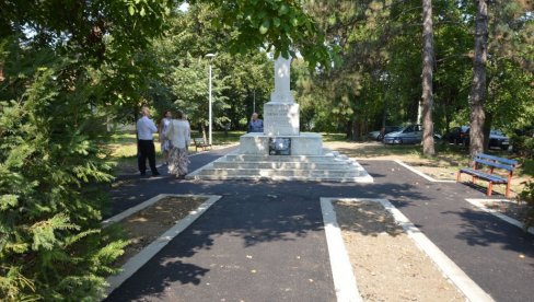 RADNICI I MAŠINE ZAPOSELI ČUKARIČKA NASELJA: Saniraju staze RADNICI I MAŠINE ZAPOSELI ČUKARIČKA NASELJA: Saniraju staze
