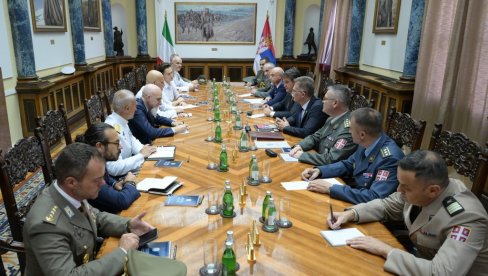 STABILNOST REGIONA OD STRATEGIJSKOG INTERESA: Sastanak ministra odbrane sa načelnikom Generalštaba Oružanih snaga Italije STABILNOST REGIONA OD STRATEGIJSKOG INTERESA: Sastanak ministra odbrane sa načelnikom Generalštaba Oružanih snaga Italije