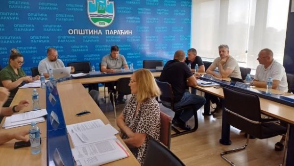 ЗАСЕДАЛО ОПШТИНСКО ВЕЋЕ У ПАРАЋИНУ: Предлог првог ребаланса буџета упућен Скупштини ЗАСЕДАЛО ОПШТИНСКО ВЕЋЕ У ПАРАЋИНУ: Предлог првог ребаланса буџета упућен Скупштини